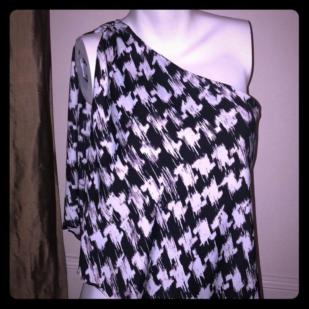 Bebe one shoulder flowy top